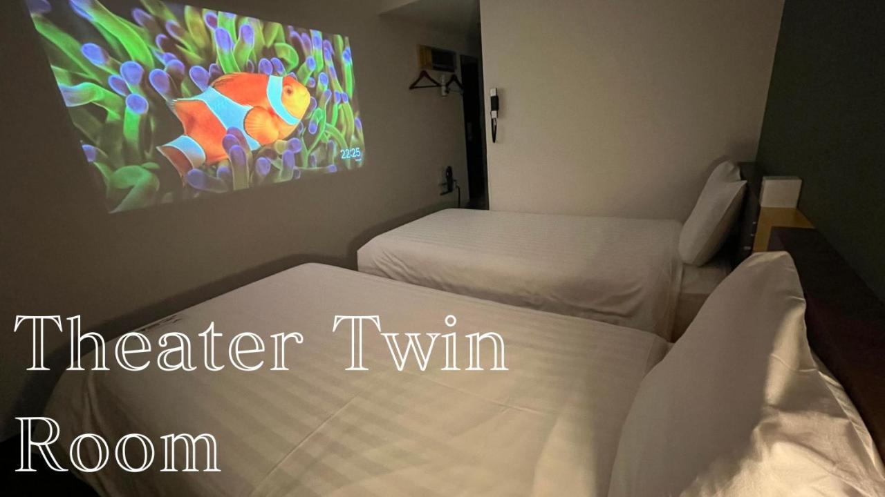 Theater Twin Room Non-Smoking